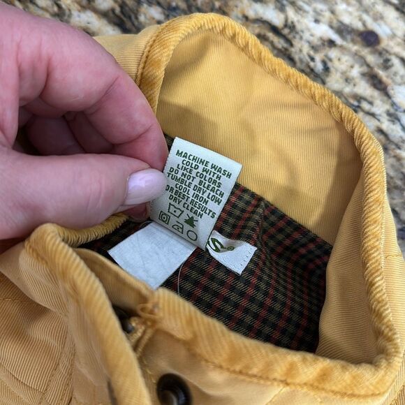 Orvis Mustard Yellow Women’s Mock Neck Quilted Vest Size XL - Picture 5 of 9